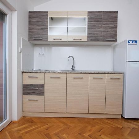 Apartmani Pranjic คาชเตลา ภายนอก รูปภาพ