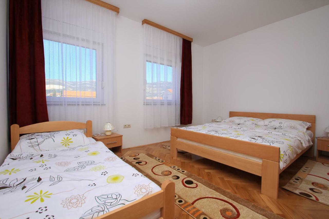 Apartmani Pranjic คาชเตลา ภายนอก รูปภาพ