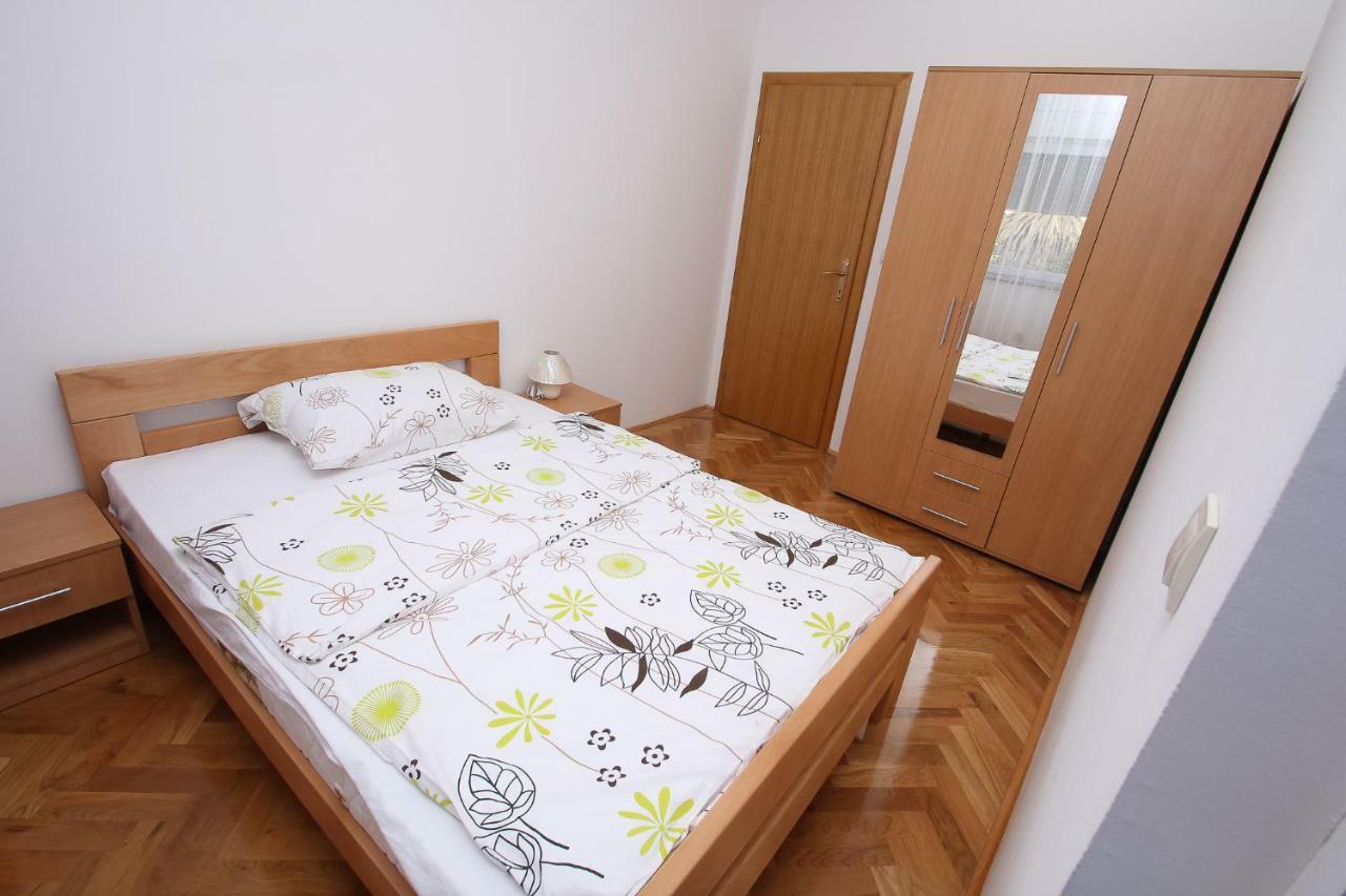 Apartmani Pranjic คาชเตลา ภายนอก รูปภาพ
