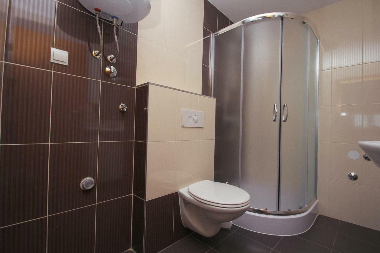 Apartmani Pranjic คาชเตลา ภายนอก รูปภาพ