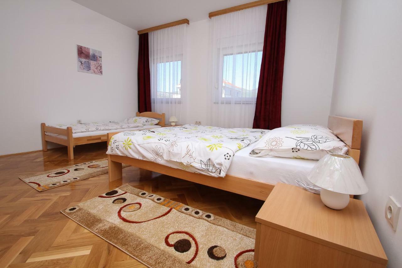 Apartmani Pranjic คาชเตลา ภายนอก รูปภาพ