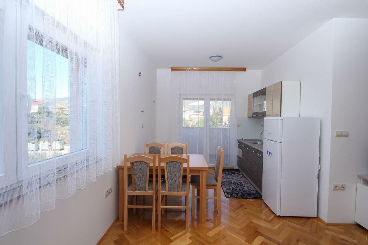 Apartmani Pranjic คาชเตลา ภายนอก รูปภาพ