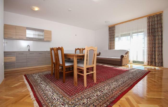 Apartmani Pranjic คาชเตลา ภายนอก รูปภาพ