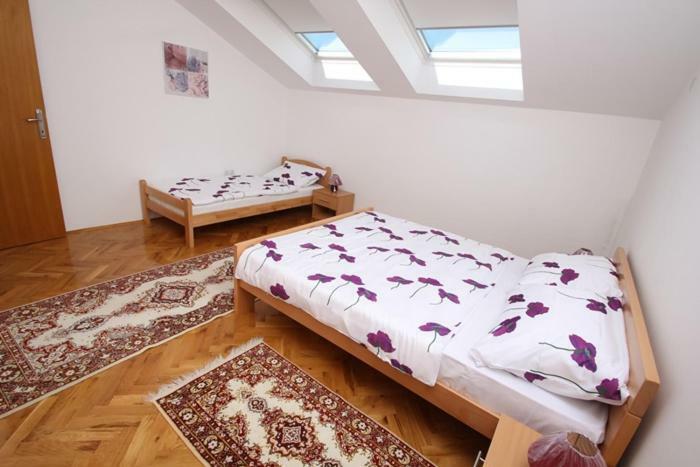 Apartmani Pranjic คาชเตลา ภายนอก รูปภาพ