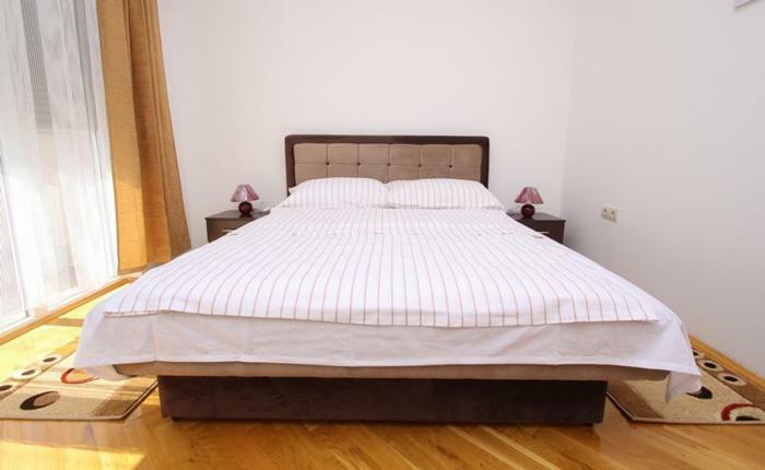 Apartmani Pranjic คาชเตลา ภายนอก รูปภาพ