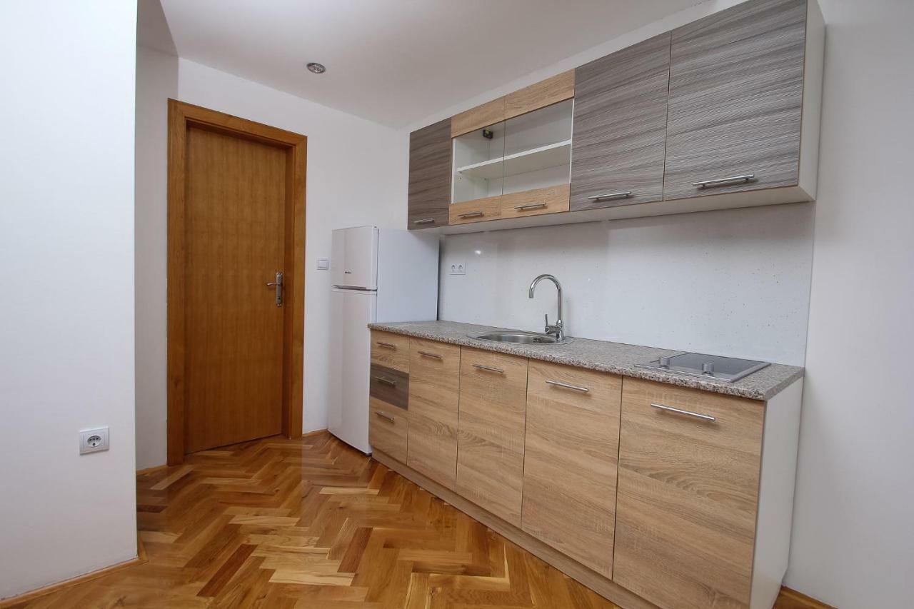 Apartmani Pranjic คาชเตลา ภายนอก รูปภาพ