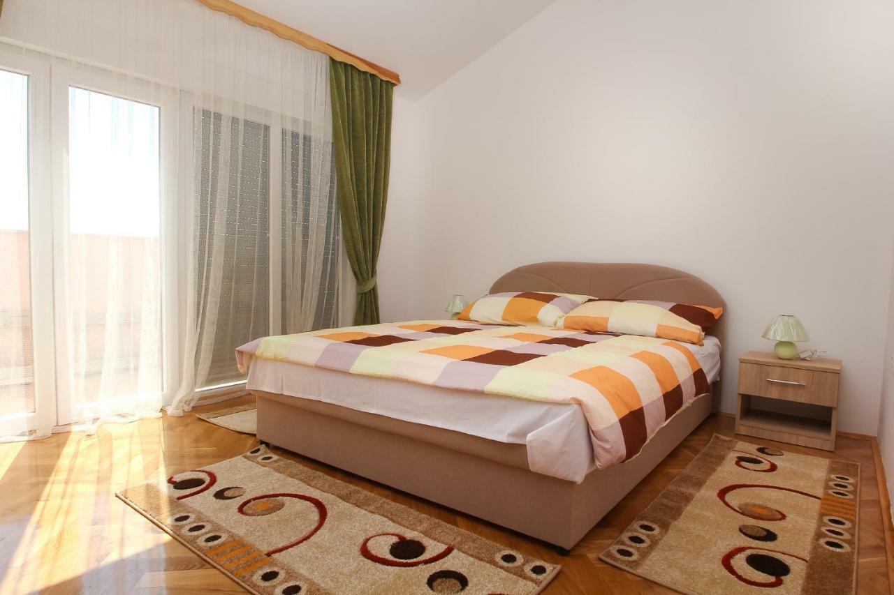 Apartmani Pranjic คาชเตลา ภายนอก รูปภาพ