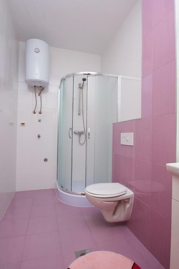 Apartmani Pranjic คาชเตลา ภายนอก รูปภาพ